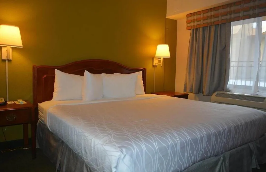 Chicago Lake Shore Hotel-1